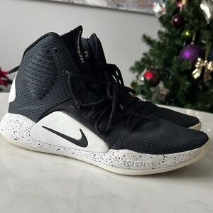 Nike Hyperdunk Black and White Speckled Sole Sneakers